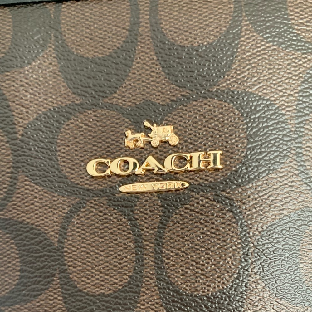 Coach Zip Tote Bag with Zip-Corner Wristlet Strap - Picture 4 of 7